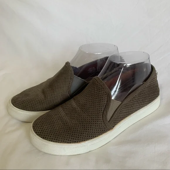 Steve Madden Zarayy Slip-On Sneakers Perforated, size 6, dark gray w/ olive tone - Picture 2 of 16